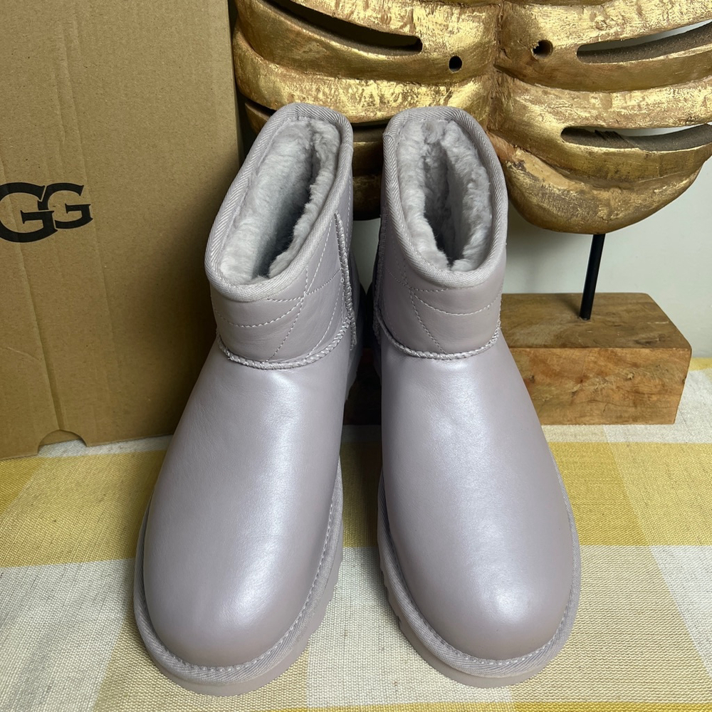 lacender purple Uggs Classic mini pearlizes boot - Picture 3 of 13